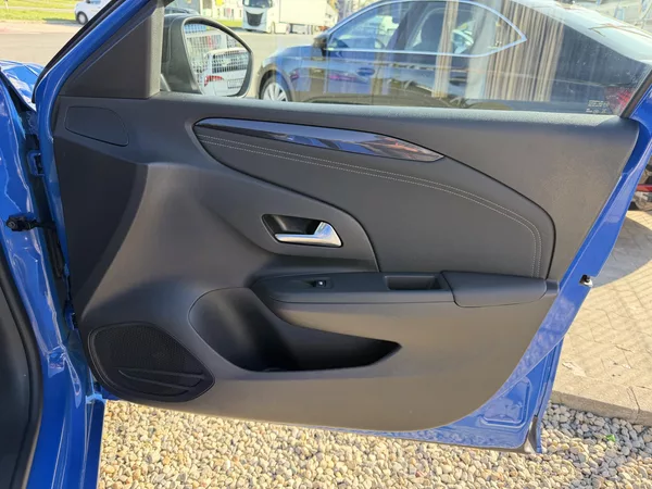 Opel Corsa 1,2T/74kW - Elegance - foto 48
