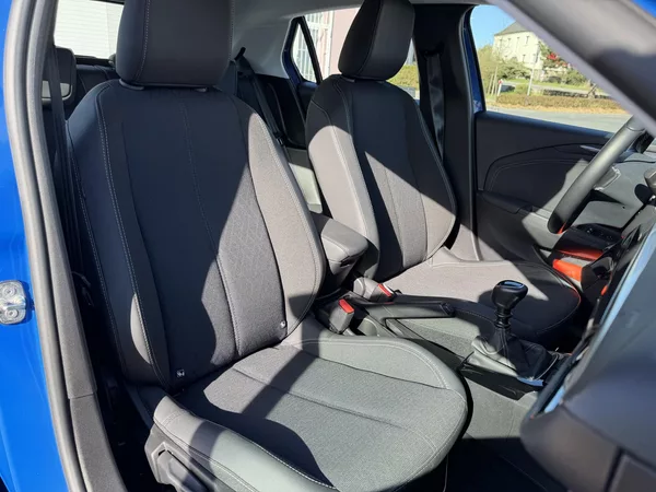 Opel Corsa 1,2T/74kW - Elegance - foto 50