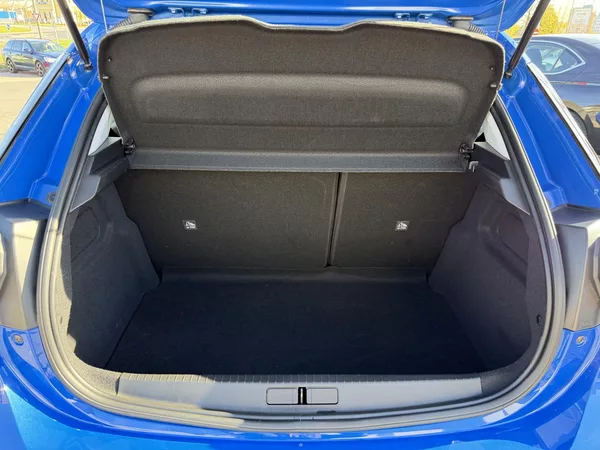 Opel Corsa 1,2T/74kW - Elegance - foto 53