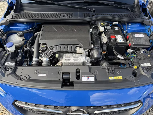 Opel Corsa 1,2T/74kW - Elegance - foto 56