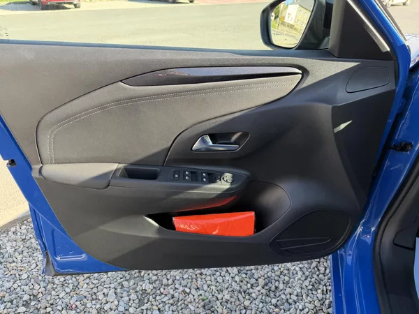 Opel Corsa 1,2T/74kW - Elegance - foto 9
