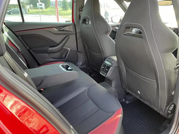 Škoda Kamiq 1,5 TSi/110kW DSG- Monte Carlo - foto 58