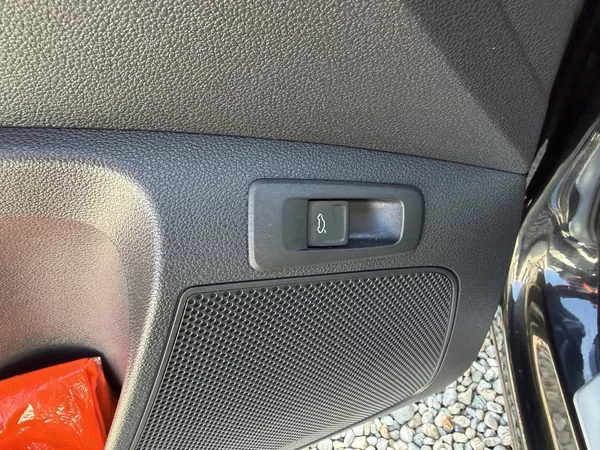 Škoda Karoq 2,0 TSi/140kW 4x4 DSG Sportlin - foto 11