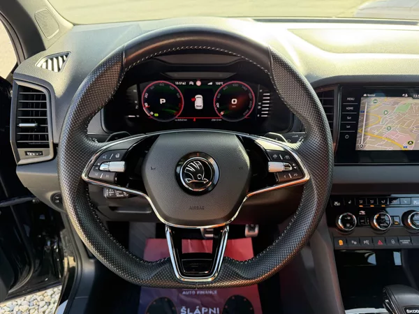 Škoda Karoq 2,0 TSi/140kW 4x4 DSG Sportlin - foto 16