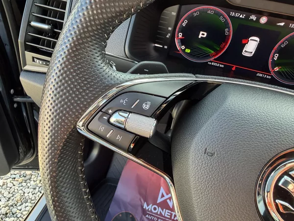 Škoda Karoq 2,0 TSi/140kW 4x4 DSG Sportlin - foto 19