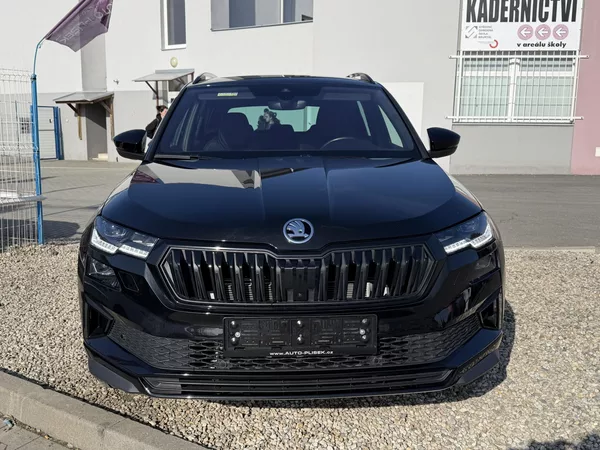 Škoda Karoq 2,0 TSi/140kW 4x4 DSG Sportlin - foto 2