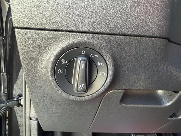Škoda Karoq 2,0 TSi/140kW 4x4 DSG Sportlin - foto 21
