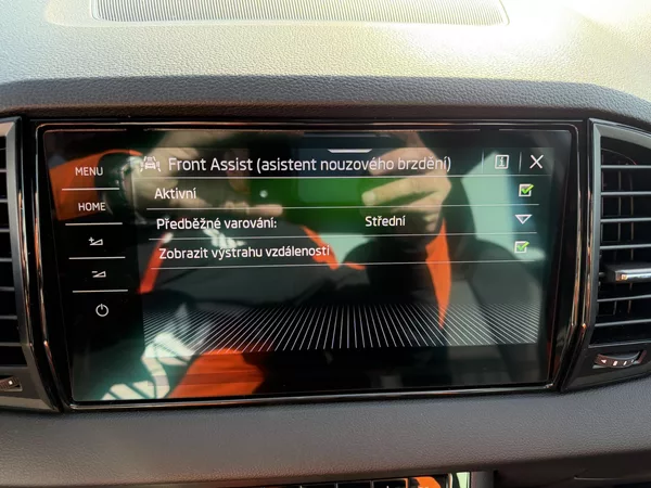 Škoda Karoq 2,0 TSi/140kW 4x4 DSG Sportlin - foto 30