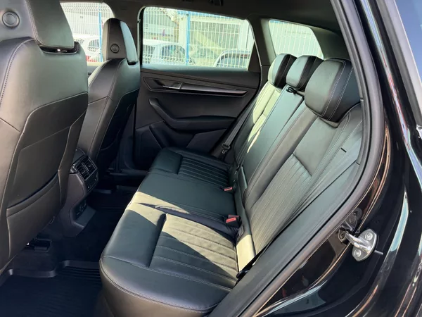 Škoda Karoq 2,0 TSi/140kW 4x4 DSG Sportlin - foto 59