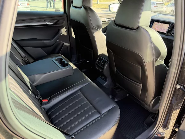 Škoda Karoq 2,0 TSi/140kW 4x4 DSG Sportlin - foto 65