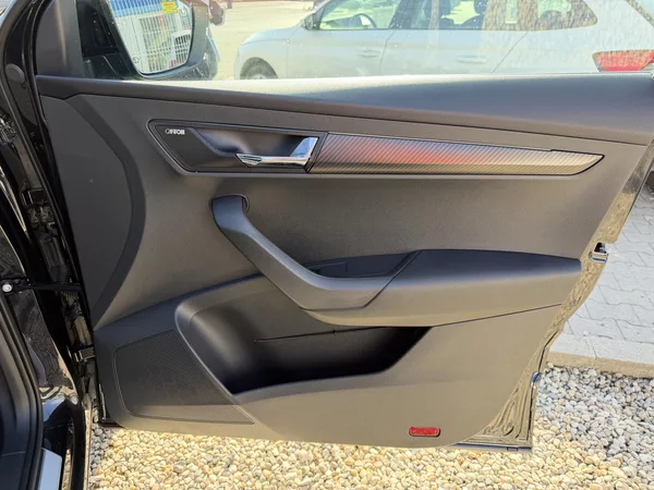 Škoda Karoq 2,0 TSi/140kW 4x4 DSG Sportlin - foto 66