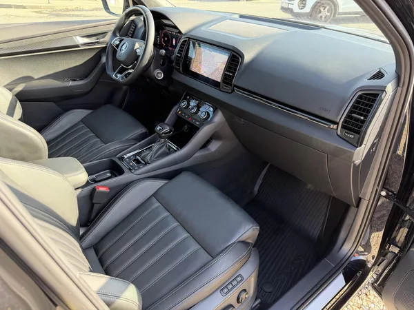 Škoda Karoq 2,0 TSi/140kW 4x4 DSG Sportlin - foto 69