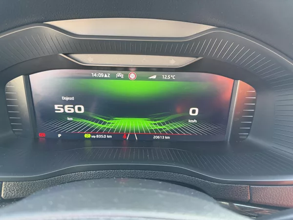Škoda Karoq 2,0 TSi/140kW 4x4 DSG Sportlin - foto 89