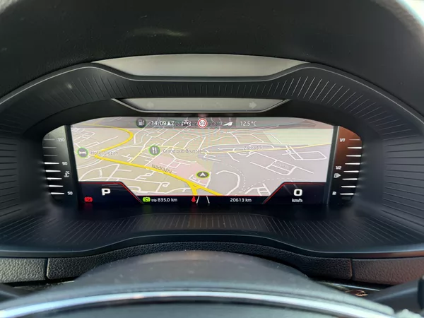 Škoda Karoq 2,0 TSi/140kW 4x4 DSG Sportlin - foto 91