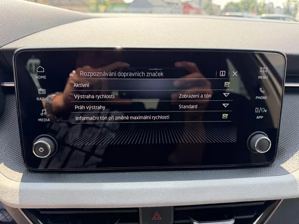 Škoda Scala 1,0 TSi/85kW Selection - foto 33