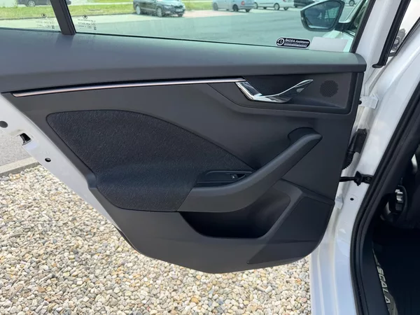 Škoda Scala 1,0 TSi/85kW Selection - foto 48