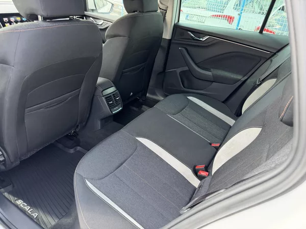 Škoda Scala 1,0 TSi/85kW Selection - foto 50