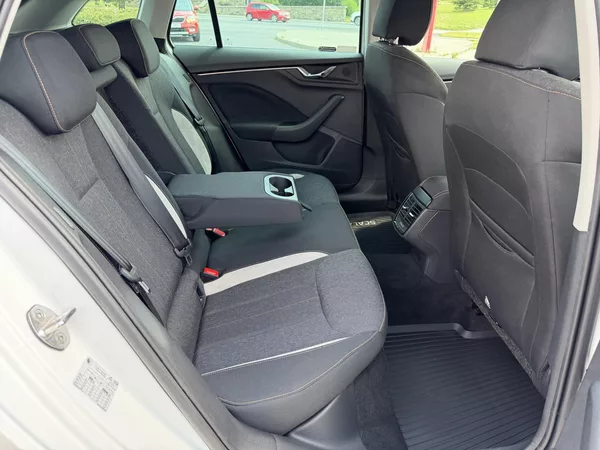 Škoda Scala 1,0 TSi/85kW Selection - foto 52