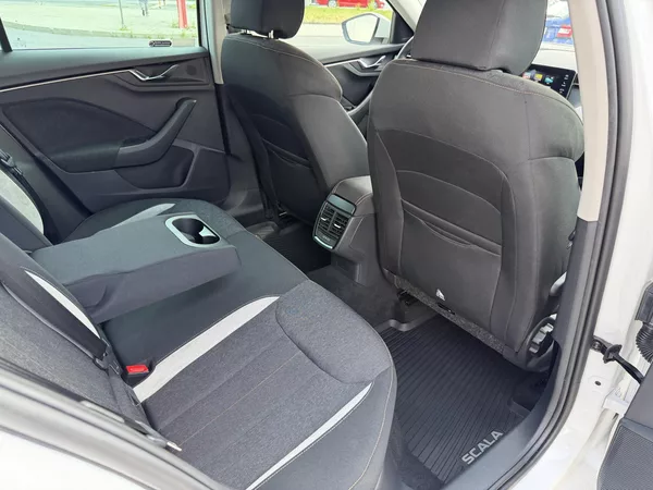 Škoda Scala 1,0 TSi/85kW Selection - foto 54