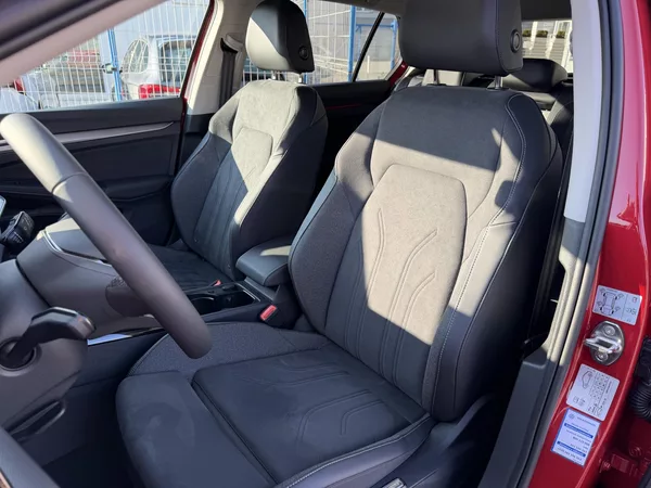 Volkswagen Golf TSi/110kW - STYLE,Webasto,H&K - foto 12