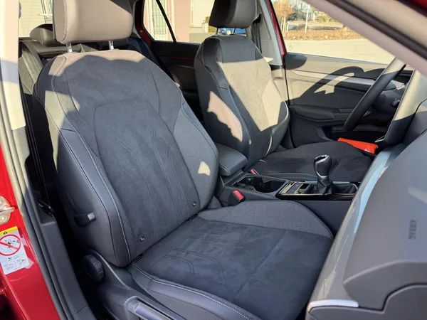 Volkswagen Golf TSi/110kW - STYLE,Webasto,H&K - foto 59