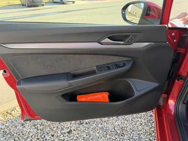 Volkswagen Golf TSi/110kW - STYLE,Webasto,H&K - foto 9