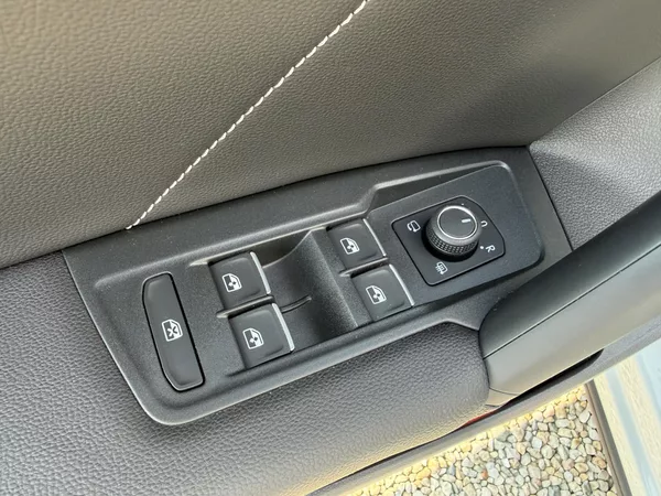 Volkswagen Tiguan R-Line 2,0 TSi/180kW 4x4 DSG - foto 10