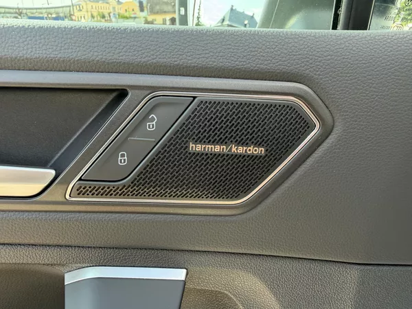 Volkswagen Tiguan R-Line 2,0 TSi/180kW 4x4 DSG - foto 12