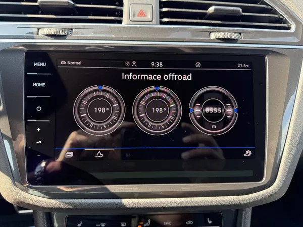 Volkswagen Tiguan R-Line 2,0 TSi/180kW 4x4 DSG - foto 33