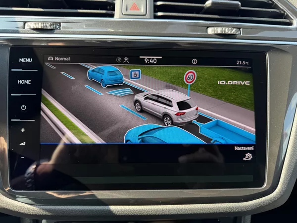 Volkswagen Tiguan R-Line 2,0 TSi/180kW 4x4 DSG - foto 41