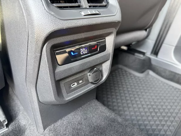 Volkswagen Tiguan R-Line 2,0 TSi/180kW 4x4 DSG - foto 66