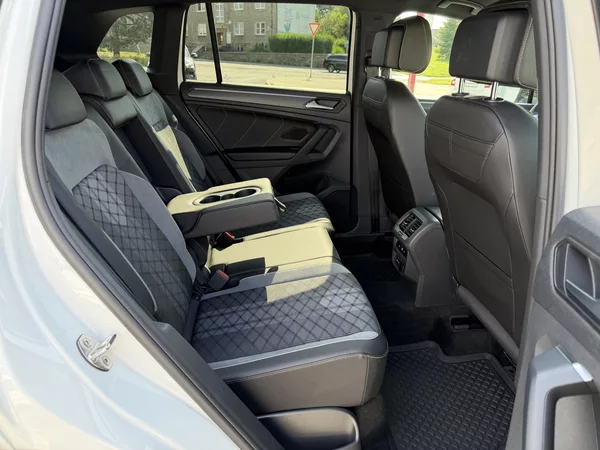 Volkswagen Tiguan R-Line 2,0 TSi/180kW 4x4 DSG - foto 68