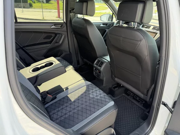 Volkswagen Tiguan R-Line 2,0 TSi/180kW 4x4 DSG - foto 70