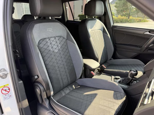 Volkswagen Tiguan R-Line 2,0 TSi/180kW 4x4 DSG - foto 73