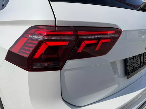 Volkswagen Tiguan R-Line 2,0 TSi/180kW 4x4 DSG - foto 95
