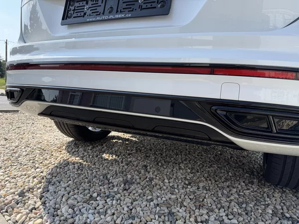 Volkswagen Tiguan R-Line 2,0 TSi/180kW 4x4 DSG - foto 97