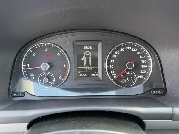 Volkswagen Touran 1,6 TDi/77kW - Webasto,TZ,... - foto 16