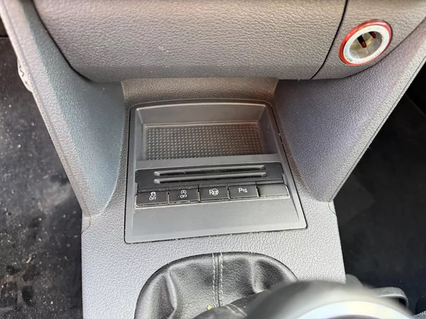 Volkswagen Touran 1,6 TDi/77kW - Webasto,TZ,... - foto 26