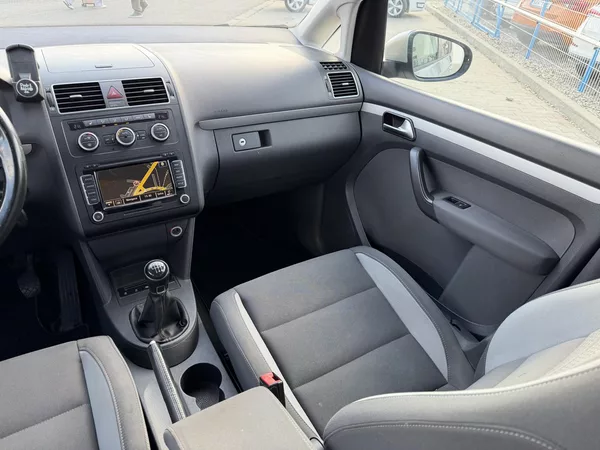 Volkswagen Touran 1,6 TDi/77kW - Webasto,TZ,... - foto 32