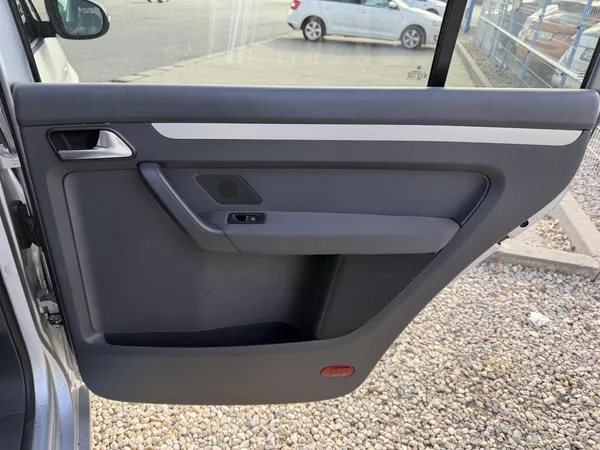 Volkswagen Touran 1,6 TDi/77kW - Webasto,TZ,... - foto 36
