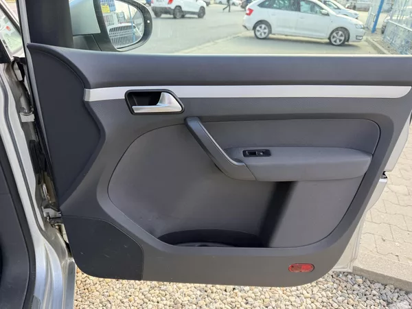 Volkswagen Touran 1,6 TDi/77kW - Webasto,TZ,... - foto 40