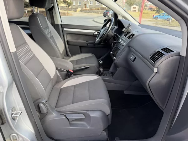 Volkswagen Touran 1,6 TDi/77kW - Webasto,TZ,... - foto 41