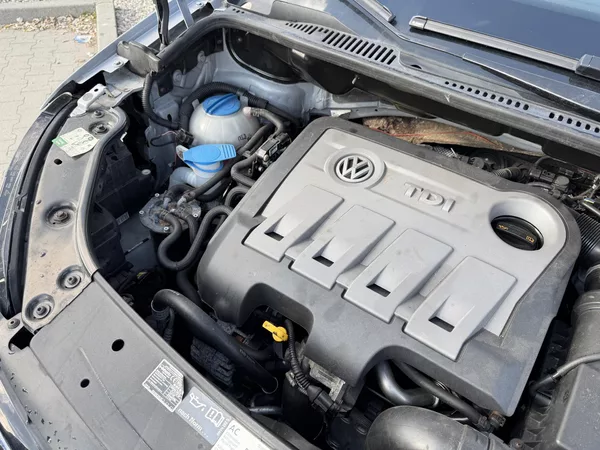 Volkswagen Touran 1,6 TDi/77kW - Webasto,TZ,... - foto 49
