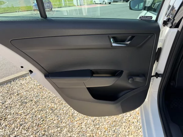 Škoda Fabia Com.III 1,0 TSi/70kW -Ambition - foto 32