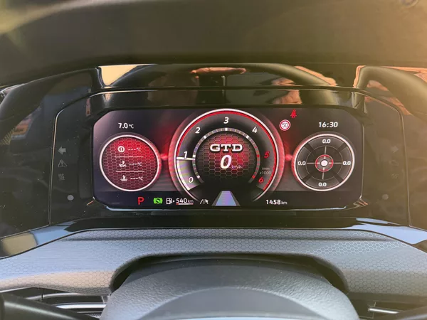 Volkswagen Golf GTD 2,0 TDi/147kW - DSG,Matrix - foto 15