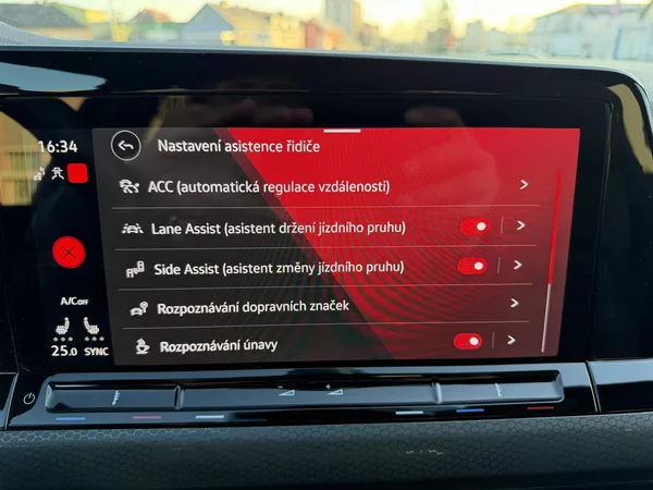 Volkswagen Golf GTD 2,0 TDi/147kW - DSG,Matrix - foto 37