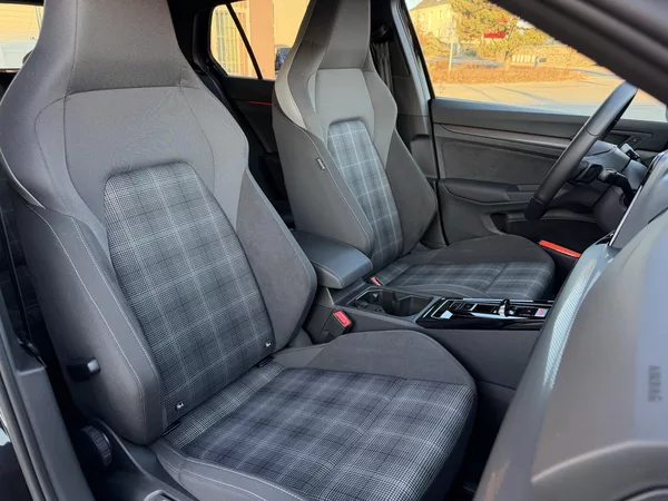 Volkswagen Golf GTD 2,0 TDi/147kW - DSG,Matrix - foto 64