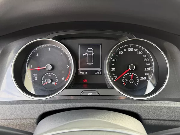 Volkswagen Golf Combi VII 1,6 TDi/85kW - foto 16