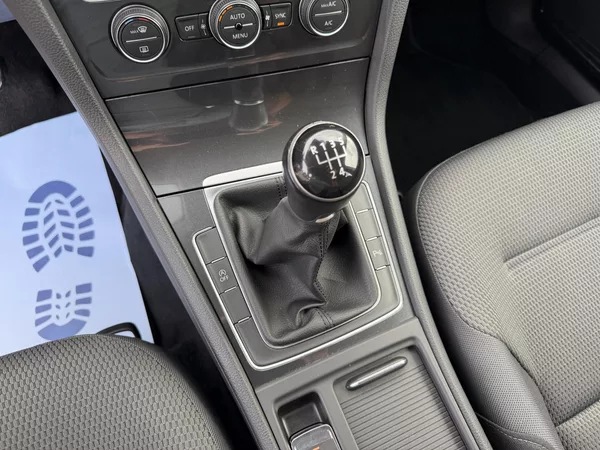 Volkswagen Golf Combi VII 1,6 TDi/85kW - foto 35