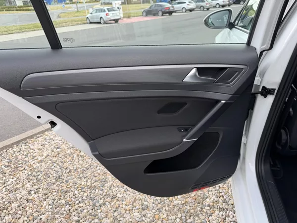 Volkswagen Golf Combi VII 1,6 TDi/85kW - foto 41
